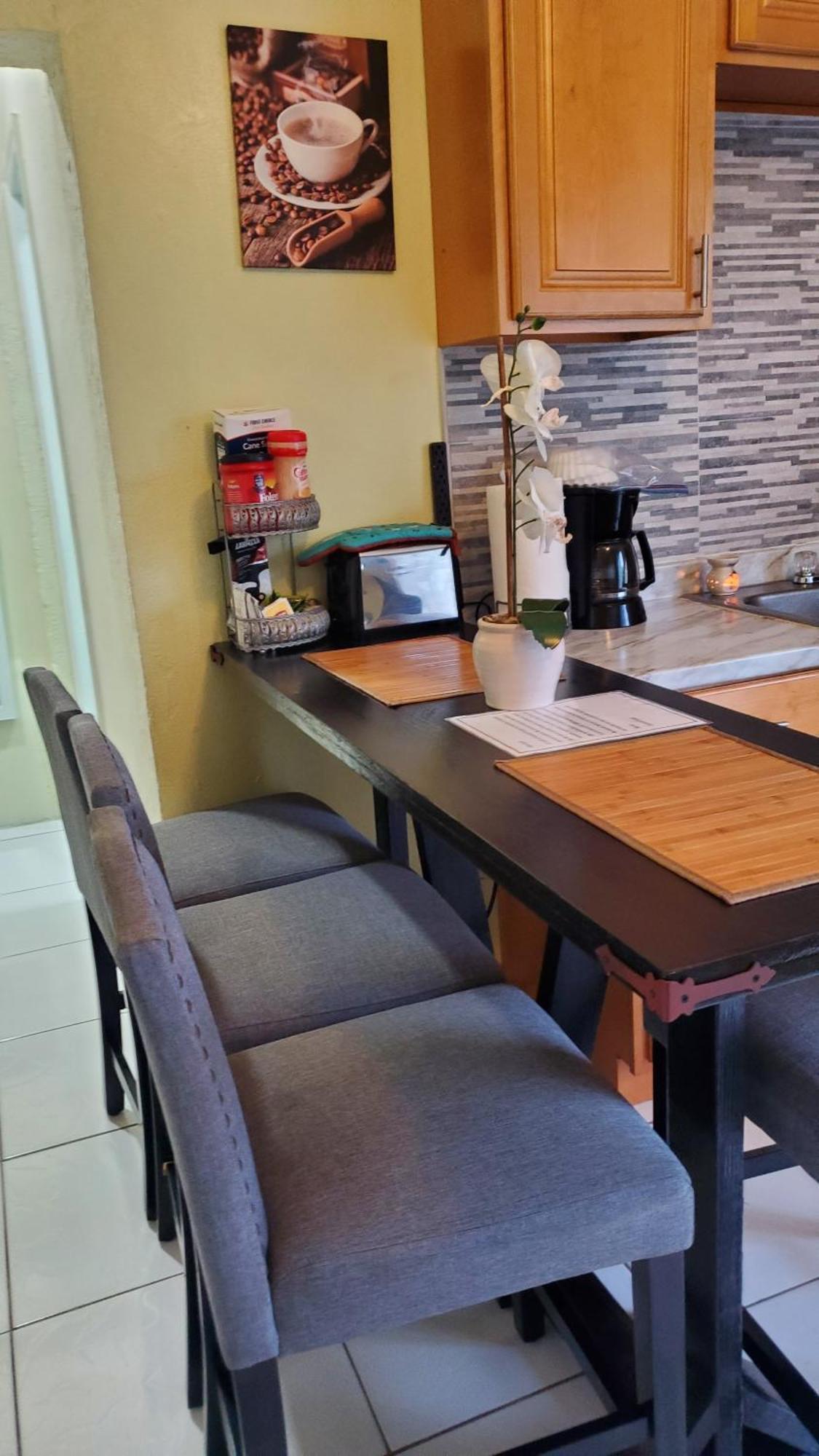 Eastwood Escape Hotel Nassau Bagian luar foto