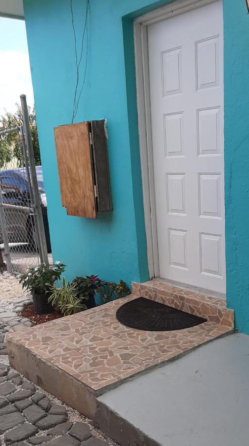 Eastwood Escape Hotel Nassau Bagian luar foto